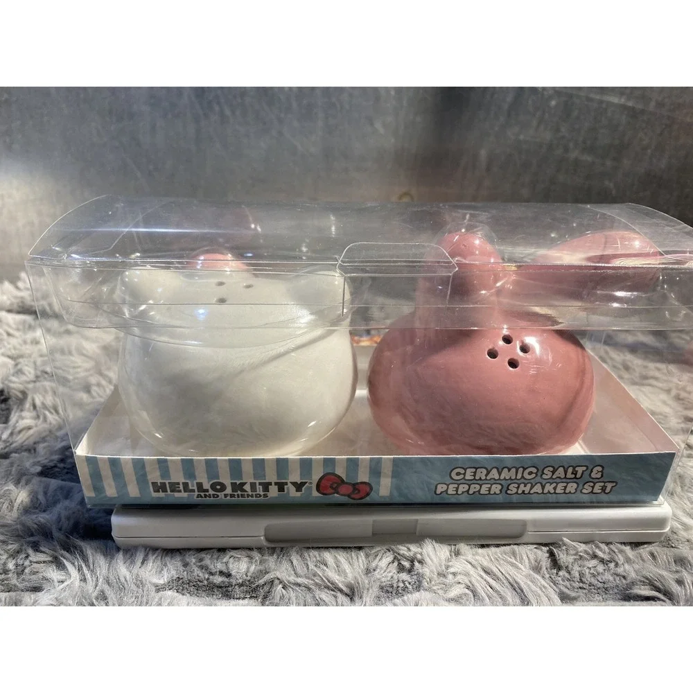 Hello Kitty Salt And Pepper Shakers Sanrio - New In Box